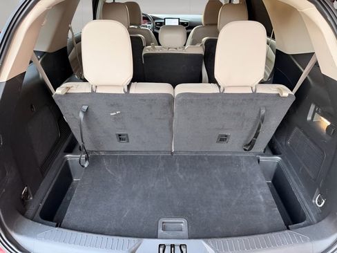 Used 2023 Ford Explorer Limited image 18