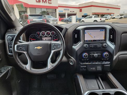 Used 2022 Chevrolet Silverado 1500 LTZ w/ LTZ Convenience Package II AWD/4WD image 12