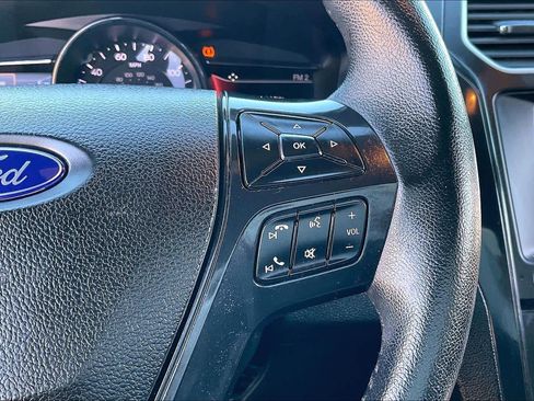 Used 2017 Ford Explorer XLT w/ Equipment Group 202A image 23