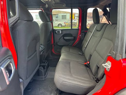 Used 2022 Jeep Wrangler Unlimited Sport AWD/4WD image 19