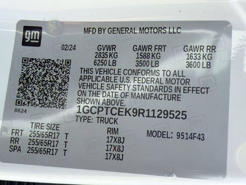 Used 2024 Chevrolet Colorado LT w/ LT Convenience Package II AWD/4WD image 23
