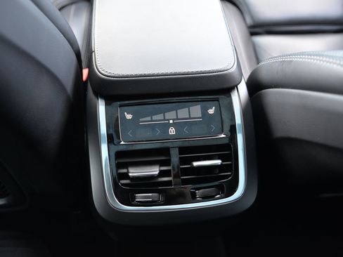 Used 2021 Volvo XC90 T6 Inscription w/ Protection Package Premier image 23