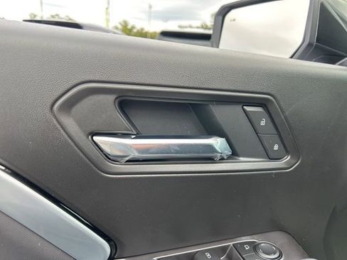 New 2026 Chevrolet Colorado Z71 w/ LPO, Hood Decal Package image 12