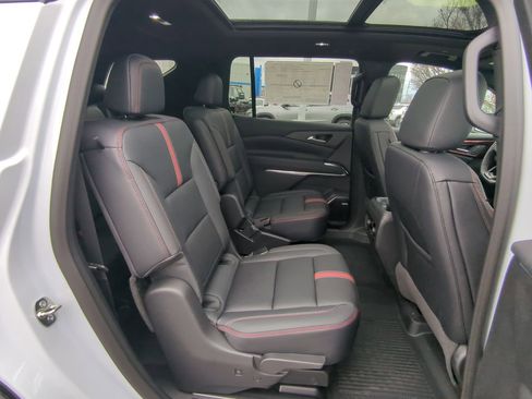 New 2026 Chevrolet Traverse RS w/ LPO, Floor Liner Package image 28