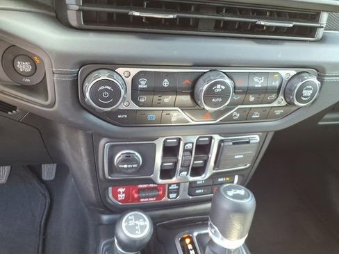 Used 2025 Jeep Wrangler Unlimited Rubicon 4xe w/ Safety Group AWD/4WD image 20