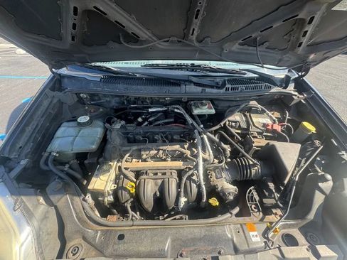 Used 2010 Ford Transit Connect XLT FWD image 9