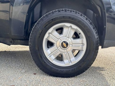 Used 2013 Chevrolet Avalanche LT AWD/4WD image 16