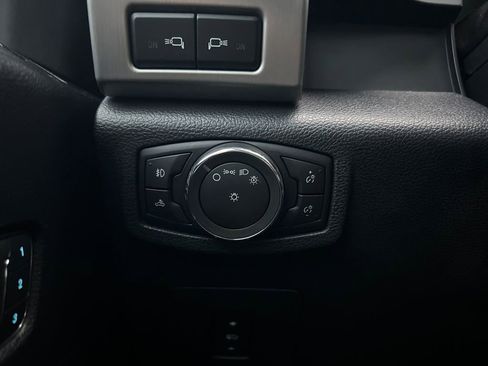 Used 2016 Ford F150 Platinum w/ FX4 Off-Road Package image 21