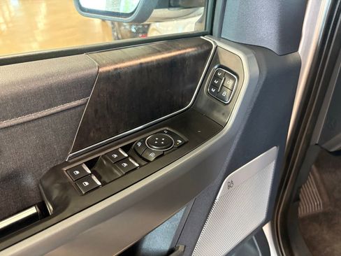 Used 2023 Ford F150 Lariat AWD/4WD image 7