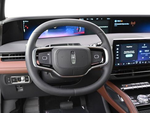 New 2026 Lincoln Nautilus Reserve image 12