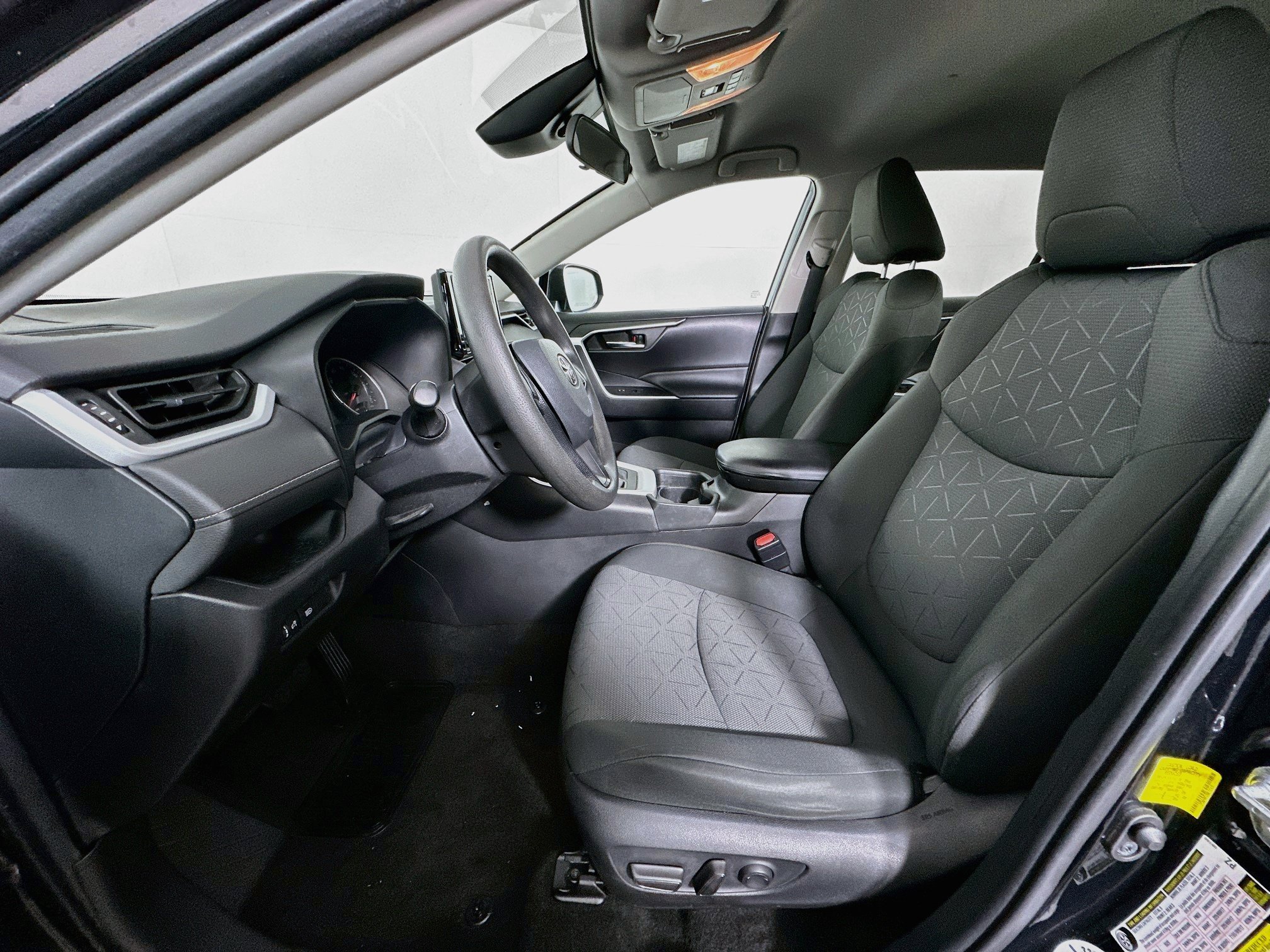 Used 2021 Toyota RAV4 XLE FWD image 13