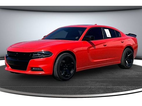 Used 2018 Dodge Charger GT w/ Blacktop Package AWD/4WD image 16