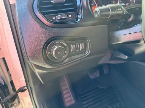 Used 2018 Jeep Renegade Altitude image 14