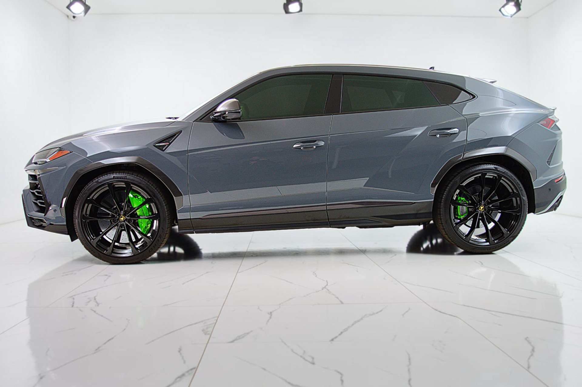 Used 2022 Lamborghini Urus AWD/4WD image 3