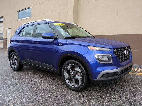 Certified 2024 Hyundai Venue SEL image 1