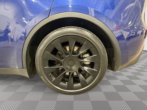 Used 2022 Tesla Model Y Long Range AWD/4WD image 28
