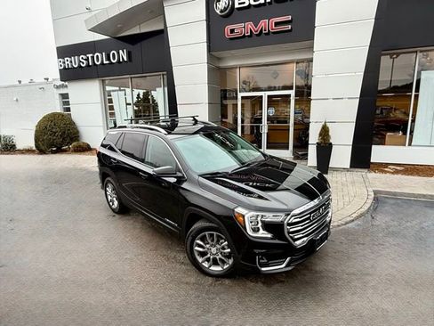 Used 2022 GMC Terrain SLT w/ Infotainment Package II image 2