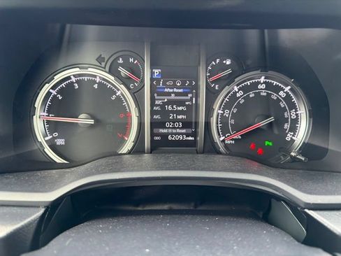 Used 2024 Toyota 4Runner Limited AWD/4WD image 16