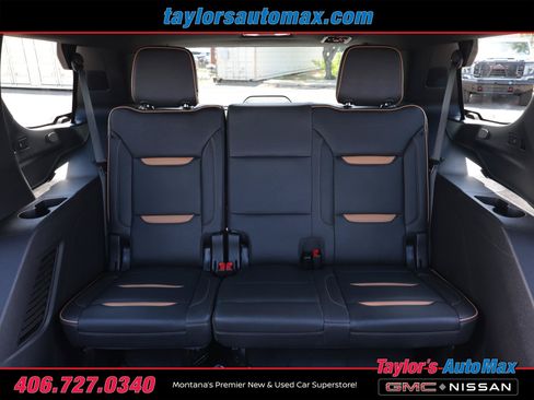 Used 2024 GMC Yukon AT4 w/ Technology Package AWD/4WD image 7