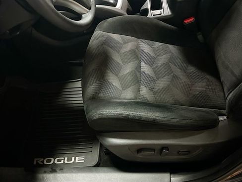 Used 2015 Nissan Rogue SV w/ SV Premium Package image 20