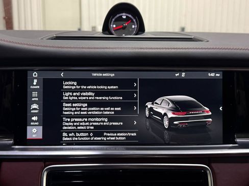 Used 2018 Porsche Panamera image 29