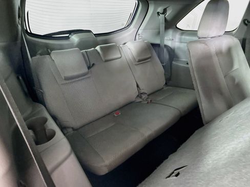 Used 2018 Toyota Highlander LE FWD image 33