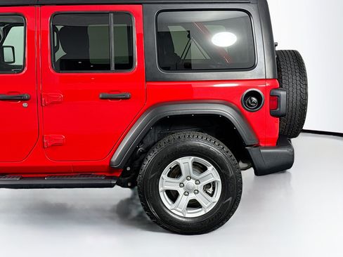 Used 2022 Jeep Wrangler Unlimited Sport AWD/4WD image 38