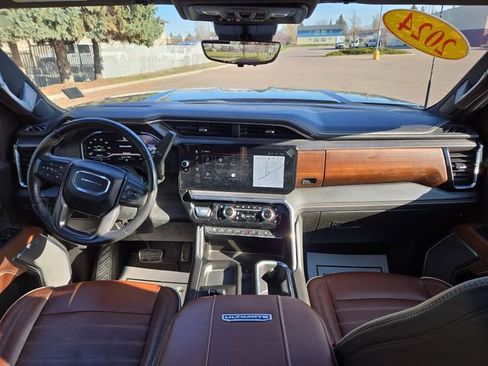 Used 2024 GMC Sierra 3500 Denali Ultimate AWD/4WD image 3