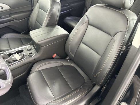 Used 2020 Chevrolet Traverse LT w/ LT Premium Package AWD/4WD image 22