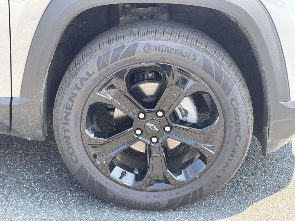 Used 2026 Chevrolet Equinox LT w/ Midnight Edition FWD image 10
