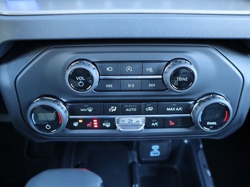 New 2025 Ford Bronco Outer Banks image 7