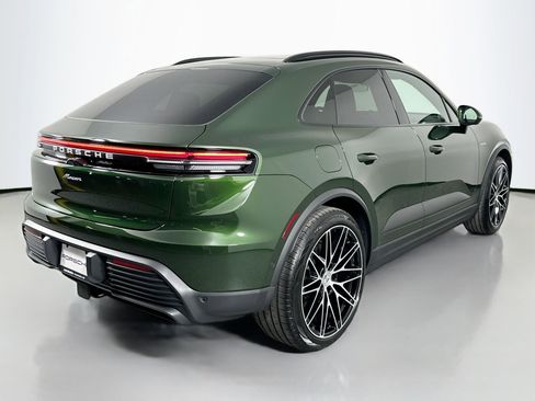 Certified 2025 Porsche Macan Electric image 7