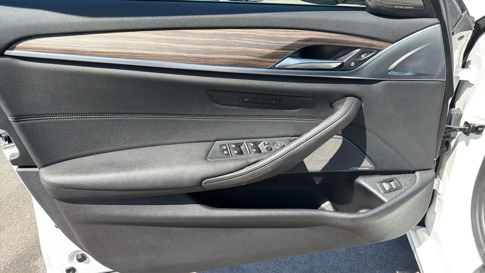 Used 2018 BMW 530i w/ Premium Package RWD image 11