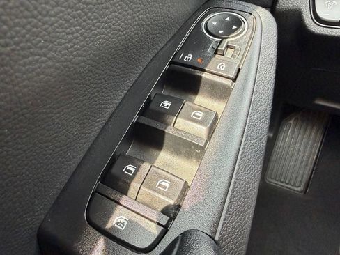 Used 2024 Kia Seltos S FWD image 20