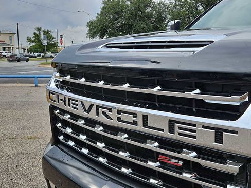 Used 2020 Chevrolet Silverado 2500 LTZ w/ LTZ Texas Edition AWD/4WD image 13