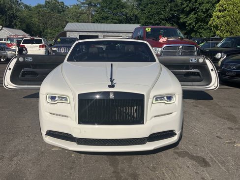 Used 2018 Rolls-Royce Dawn RWD image 36