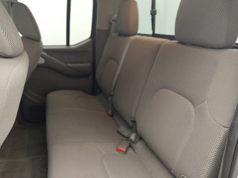 Used 2016 Nissan Frontier SV image 18