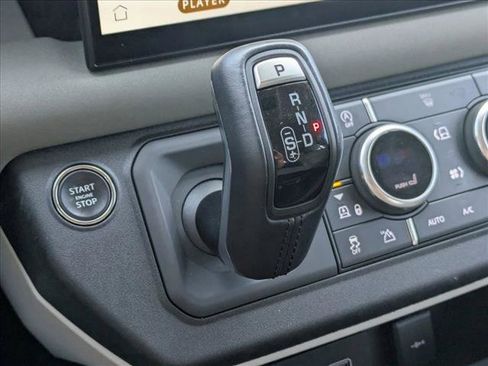 Used 2023 Land Rover Defender 110 S image 13