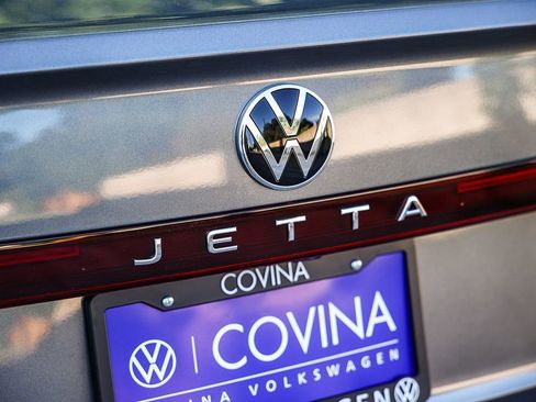 New 2026 Volkswagen Jetta SE image 10