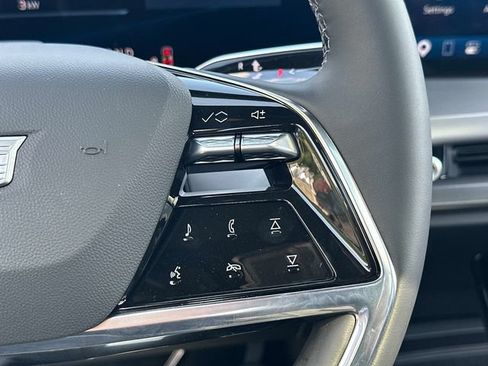 New 2027 Cadillac Vistiq Sport w/ LPO, Floor Liner Package AWD/4WD image 6