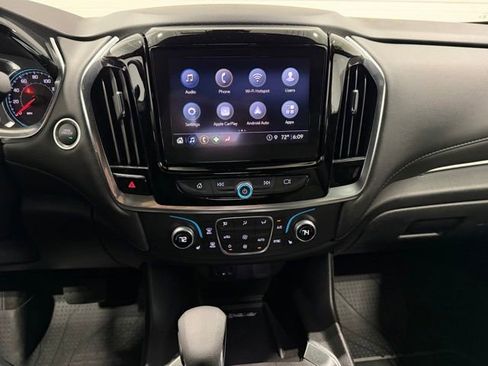 Used 2023 Chevrolet Traverse LT FWD image 15