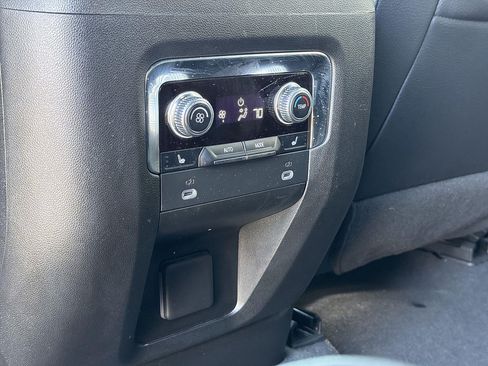 Used 2024 GMC Yukon Denali AWD/4WD image 41