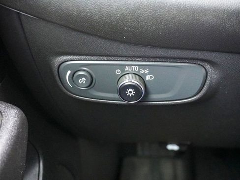 Used 2023 Chevrolet Equinox LS image 23