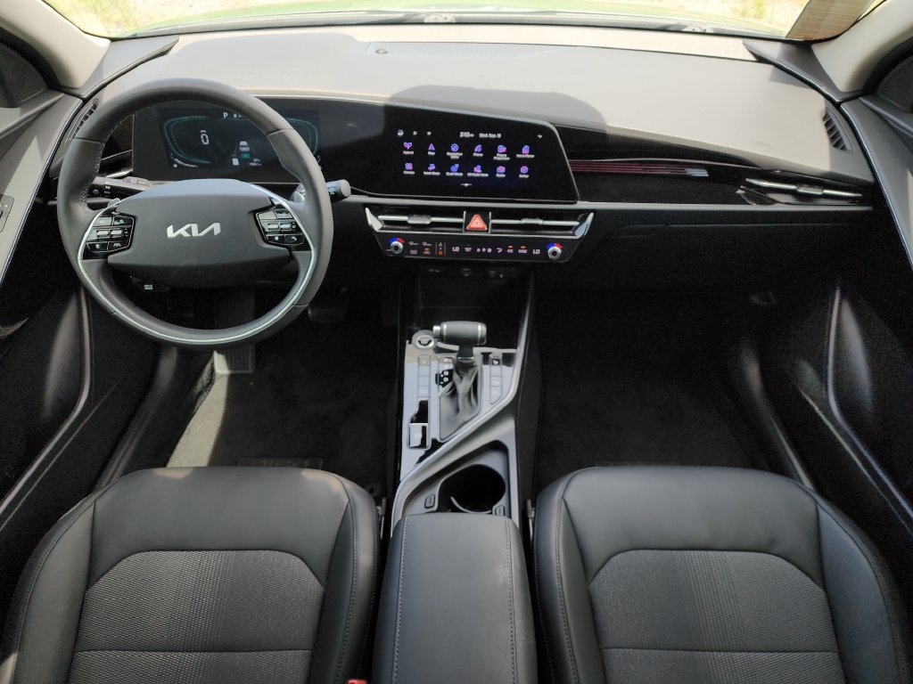 Used 2023 Kia Niro EX FWD image 16