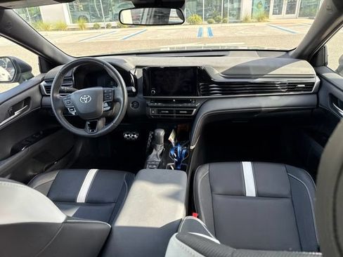 Used 2025 Toyota Camry SE FWD image 12