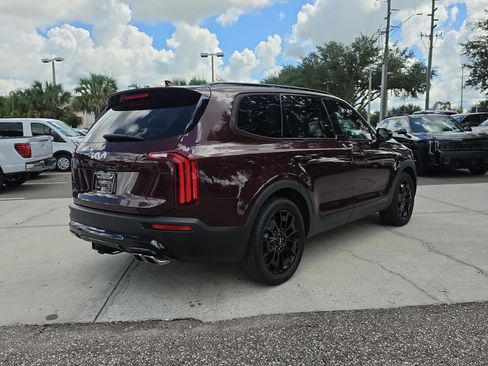 Certified 2022 Kia Telluride SX w/ Nightfall Edition Package AWD/4WD image 8
