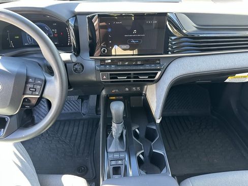 Certified 2025 Toyota Camry LE image 9