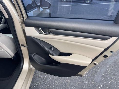 Used 2019 Honda Accord LX image 9