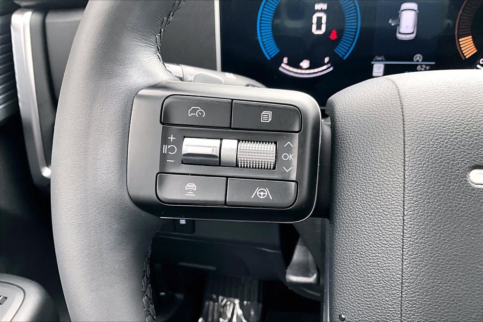 Used 2025 Hyundai Santa Fe SE AWD/4WD image 24