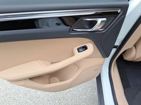 Used 2026 Porsche Macan image 20